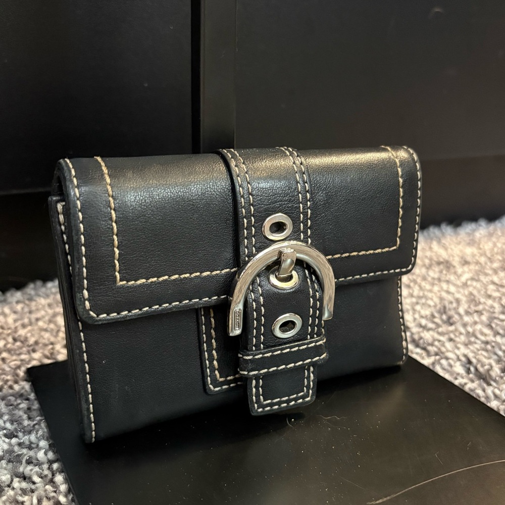 Coach Y2K compact trifold buckle wallet - Picture 2 of 11